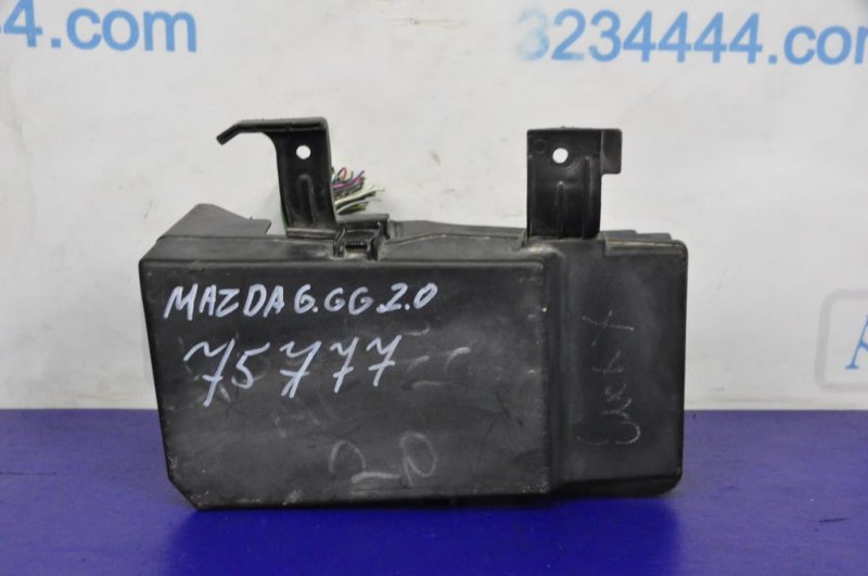 Блок предохранителей моторный отсек MAZDA 6 GG 02-07 Блок предохранителей моторный отсек MAZDA 6 GG 02-07