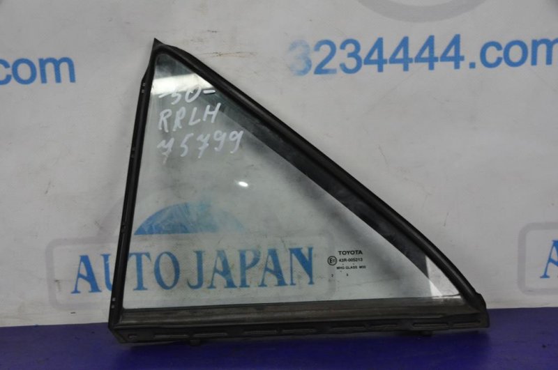 Стекло двери глухое заднее левое TOYOTA CAMRY 50 12-15 68124-06130 Б/У