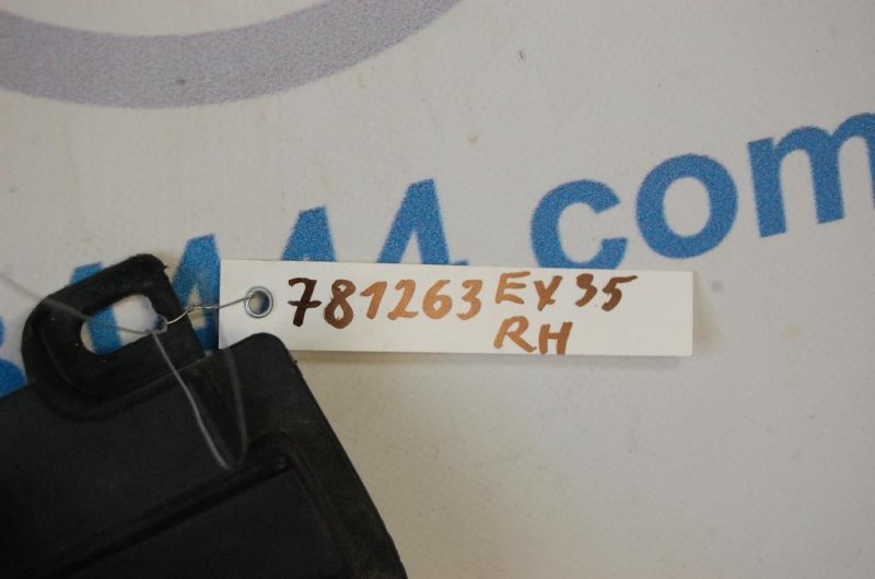 Пластик под лобовое стекло / Жабо правый EX35(37) 07-12