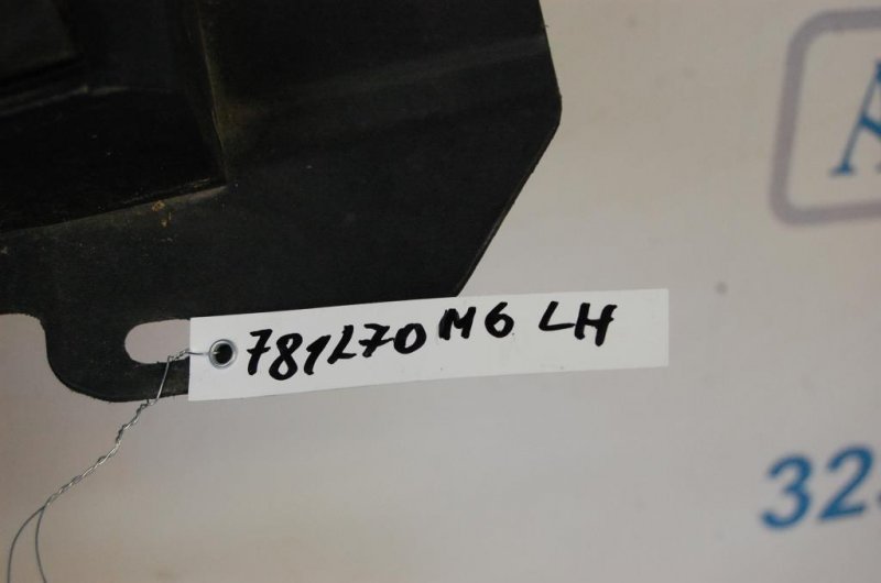 Пластик под лобовое стекло / Жабо левый 6 GH 07-12