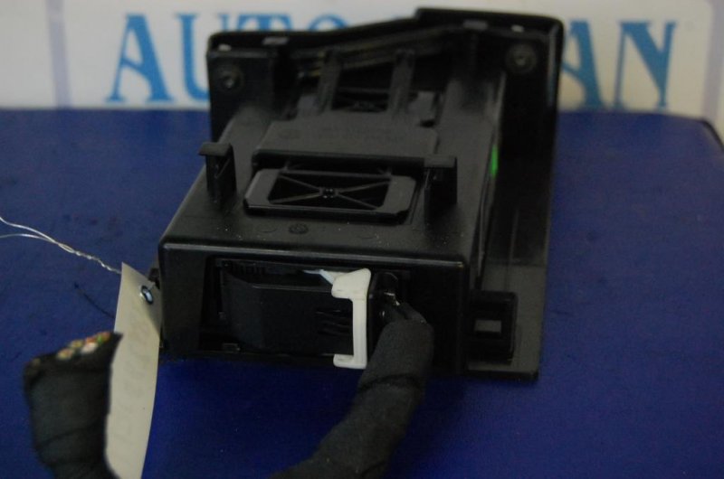 Блок управления мультимедиа JETTA USA 10-17