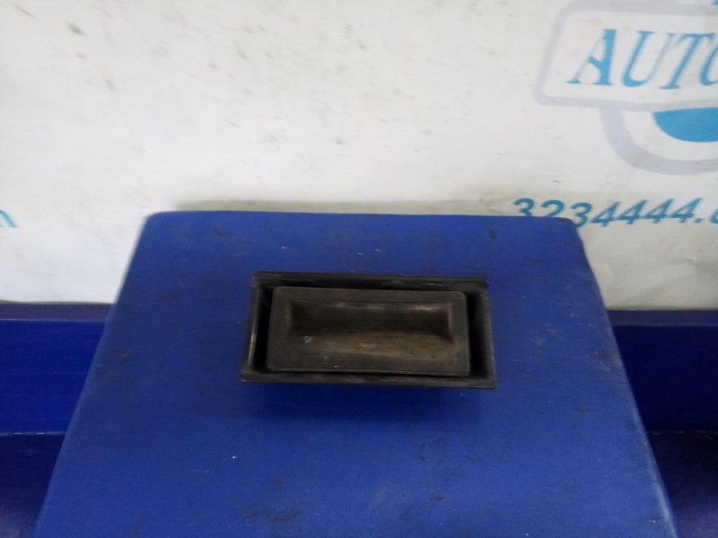 Кнопка открывания багажника наружная VOLKSWAGEN JETTA USA 10-17 5N0 827 566 T Б/У