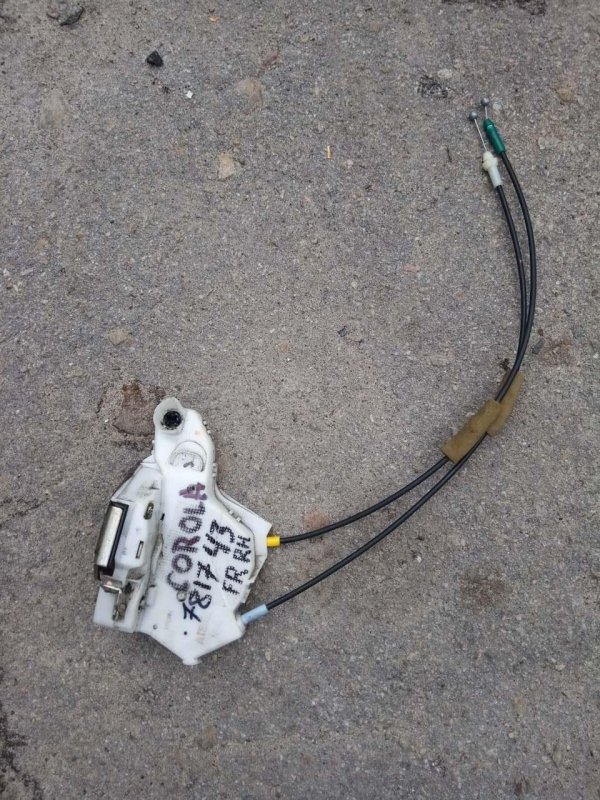 Замок двери передний правый COROLLA 150 06-13