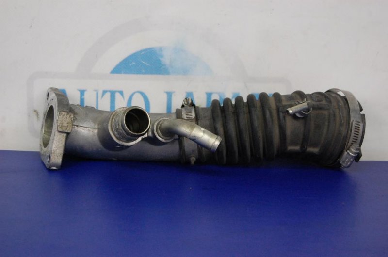 Патрубок воздушного фильтра NISSAN JUKE 10-19 MR16 DDT 14460-1KC0D Б/У