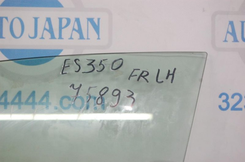 Стекло двери переднее левое ES350 06-12