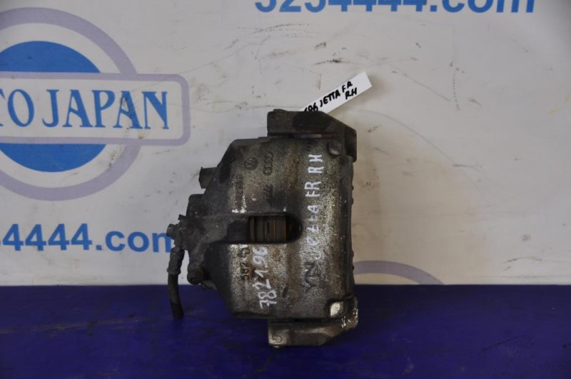 Суппорт тормозной передний правый VOLKSWAGEN JETTA USA 10-17 1K0 615 124 E Б/У