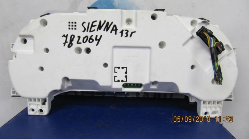 Панель приборов TOYOTA SIENNA 11-16