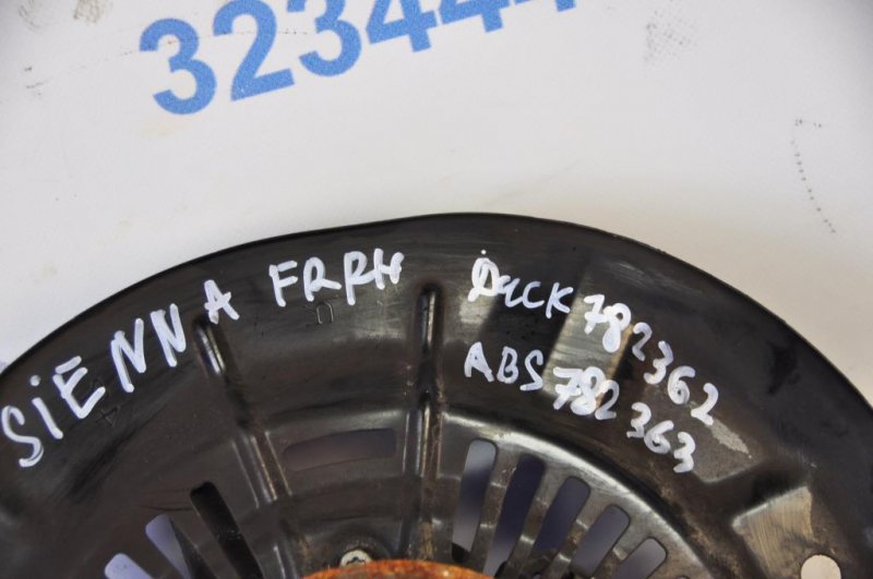 Кулак поворотный передний правый TOYOTA SIENNA 11-16 Кулак поворотный передний правый TOYOTA SIENNA 11-16