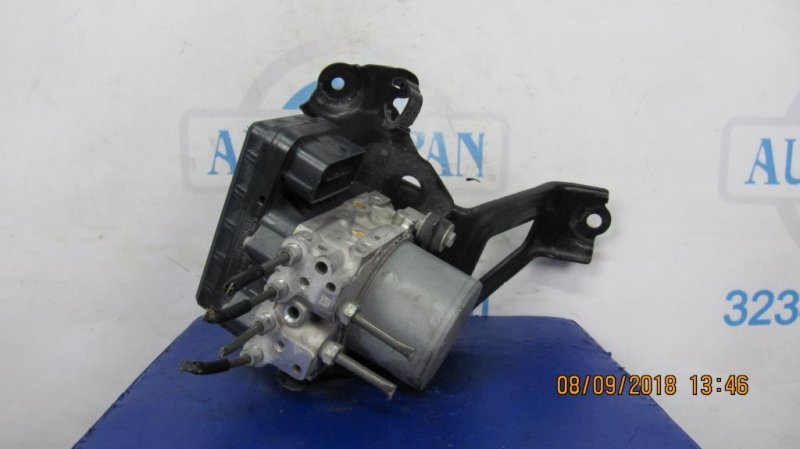 Блок ABS TOYOTA SIENNA 11-16 44050-08221 Б/У