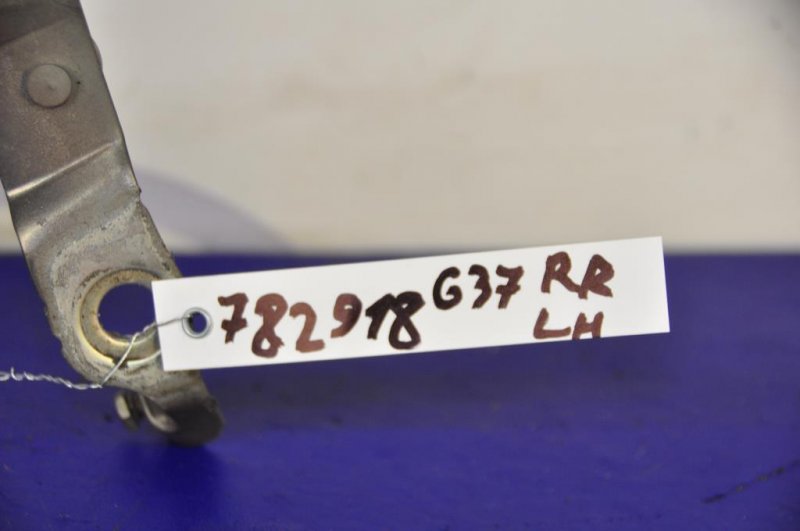 Петля крышки багажника левая G25/G35/G37/Q40 06-14