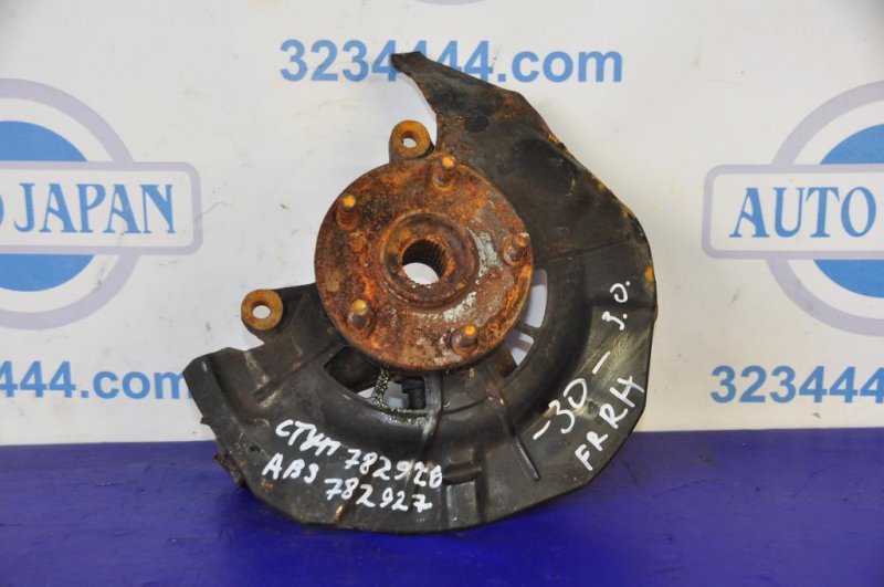 Кулак поворотный передний правый TOYOTA CAMRY 30 02-06 43211-39045 Б/У