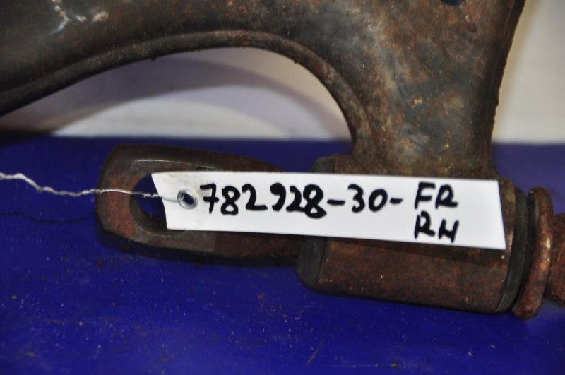 Рычаг передней подвески нижний передний правый CAMRY 30 02-06 Рычаг передней подвески нижний передний правый CAMRY 30 02-06