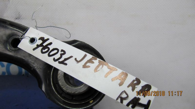 Рычаг задней подвески поперечный верхний задний правый JETTA USA 10-17