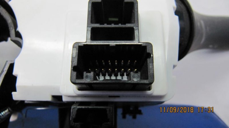 Подрулевой переключатель TRIBECA B9 05-07