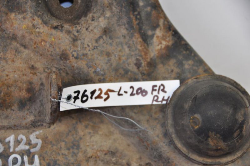 Рычаг передней подвески нижний передний правый L200 06-14 Рычаг передней подвески нижний передний правый L200 06-14