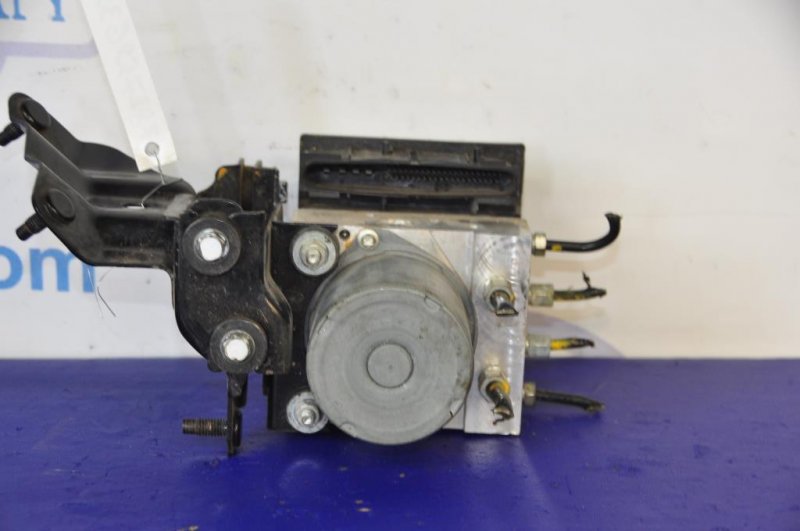 Блок ABS INFINITI G35 03-07