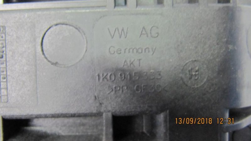 Полка аккумулятора JETTA USA 10-17