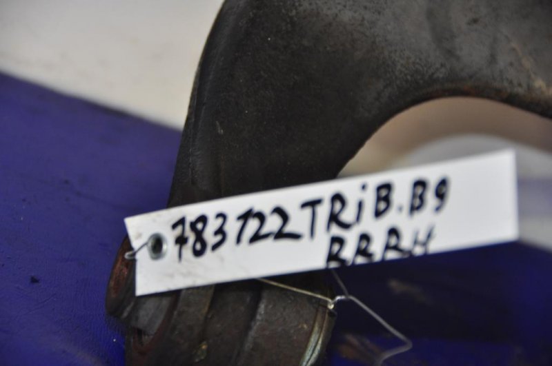 Рычаг задней подвески поперечный верхний задний правый TRIBECA B9 05-07