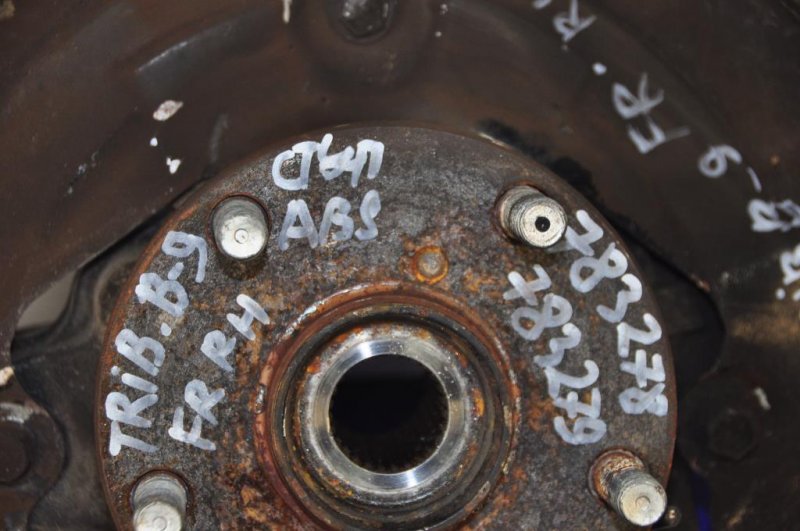 Кулак поворотный передний правый SUBARU TRIBECA B9 05-07