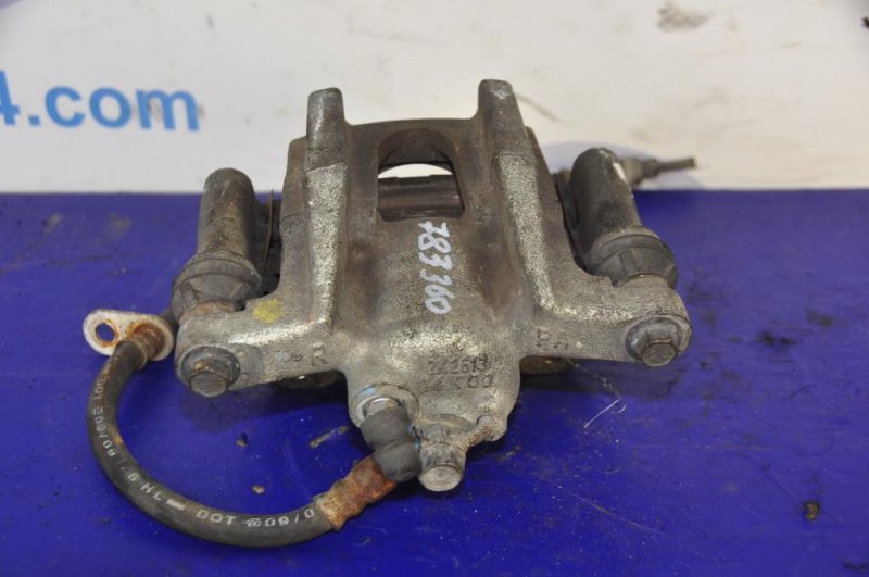 Суппорт тормозной задний правый VENZA 09-16