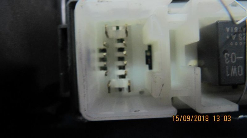 Кнопка стеклоподъемника задняя левая COROLLA 120 00-07