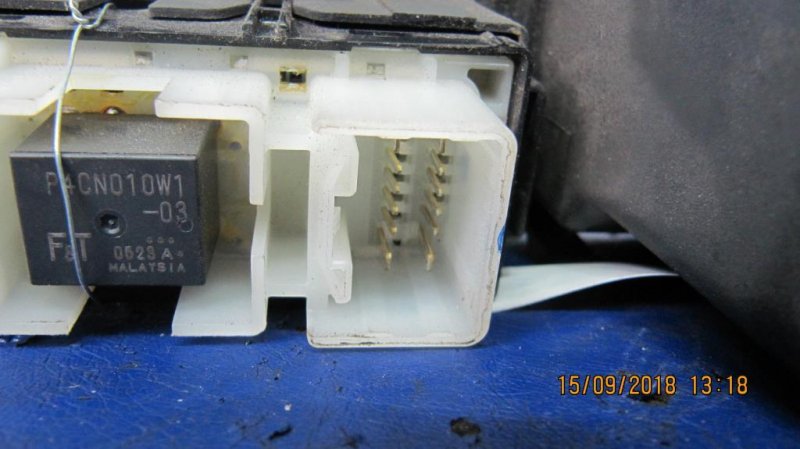 Кнопка стеклоподъемника задняя правая TOYOTA COROLLA 120 00-07