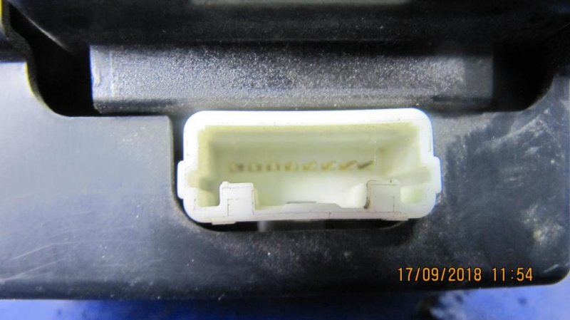 Блок кнопок торпедо GS350 GS300 05-11 Блок кнопок торпедо GS350 GS300 05-11