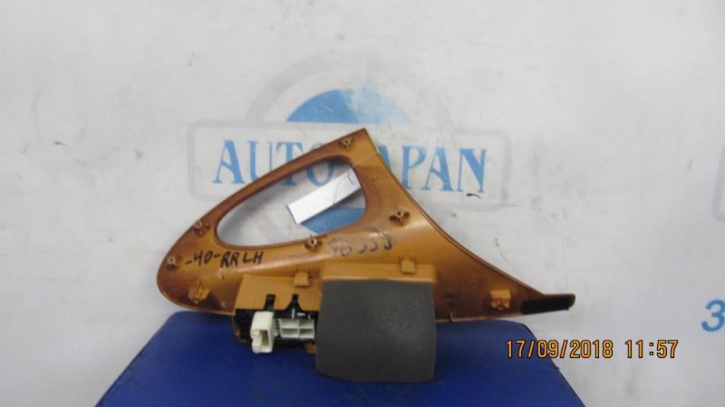 Кнопка стеклоподъемника задняя левая TOYOTA CAMRY 40 06-11 84810-52030 Б/У