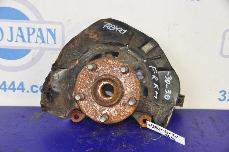 Кулак поворотный передний правый TOYOTA CAMRY 30 02-06 43211-39045 Б/У