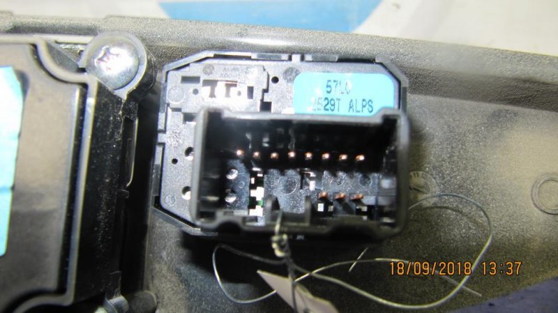 Блок управления стеклоподъемниками передний левый KIZASHI 09-14