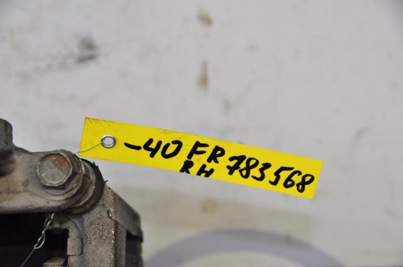 Суппорт тормозной передний правый TOYOTA CAMRY 40 06-11