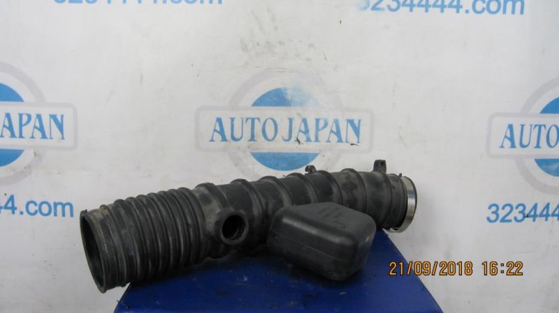 Патрубок воздушного фильтра LEXUS IS250/350 05-13 17881-31120 Б/У