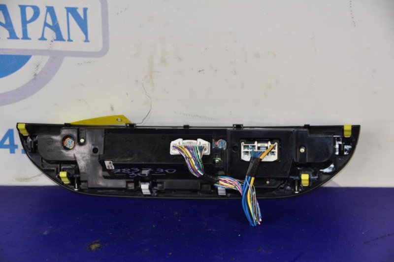 Блок управления печкой CAMRY 30 02-06