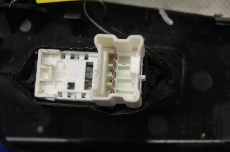 Кнопка стеклоподъемника OUTBACK 09-14 BR