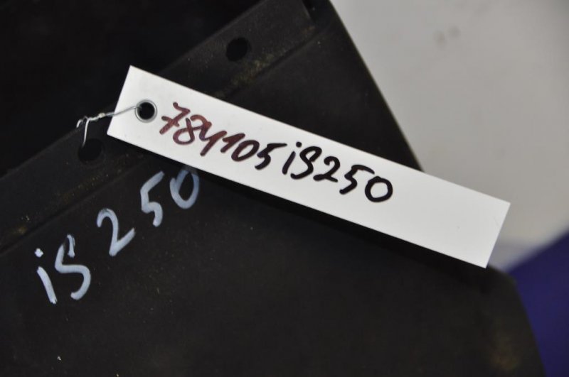 Кожух рулевой колонки IS250/350 05-13