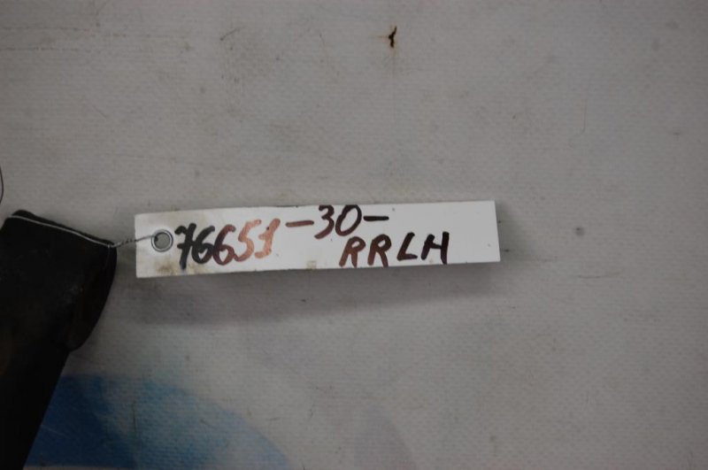 Цапфа задняя левая CAMRY 30 02-06