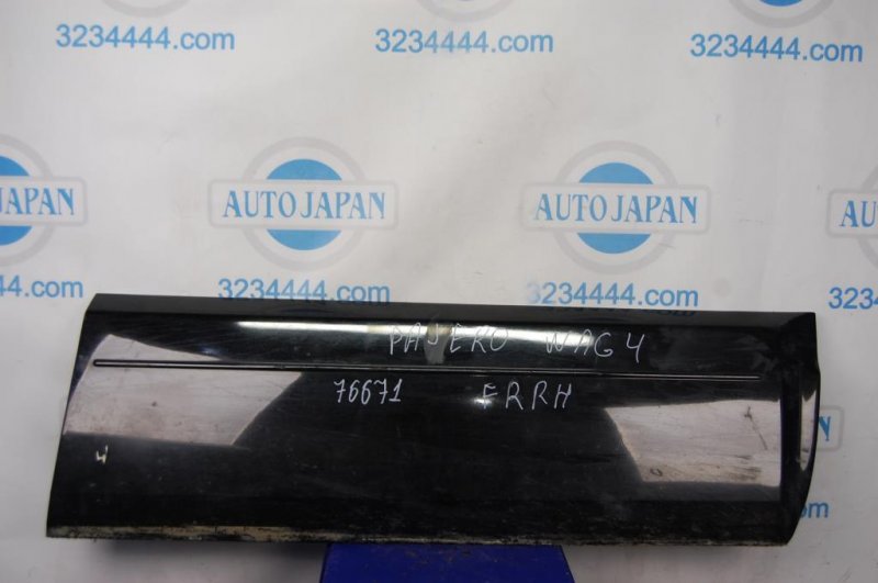 Накладка двери MITSUBISHI PAJERO 06-14 5727A036 Б/У