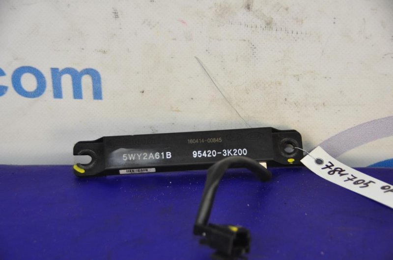 Запчасть антенна KIA OPTIMA TF 11-16 95420-3K200 Б/У Антенна KIA OPTIMA TF 11-16 95420-3K200 Б/У