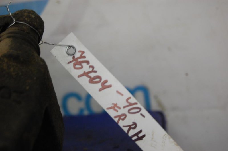 Суппорт тормозной передний правый CAMRY 40 06-11