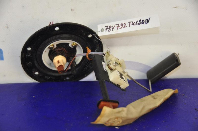 Датчик уровня топлива HYUNDAI TUCSON 04-10 31130-2E350 Б/У