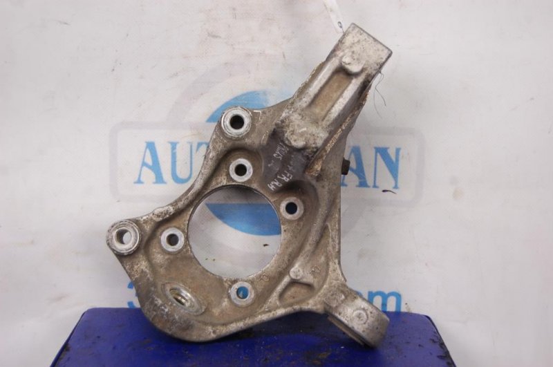 Кулак поворотный передний правый TOYOTA PRIUS - 30 09-17