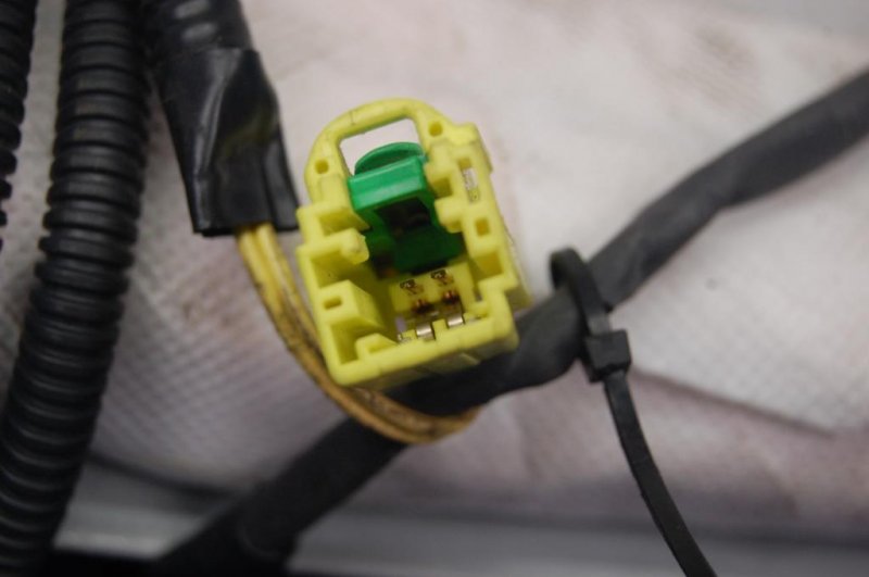 Подушка безопасности в сиденье левая TRIBECA B9 05-07