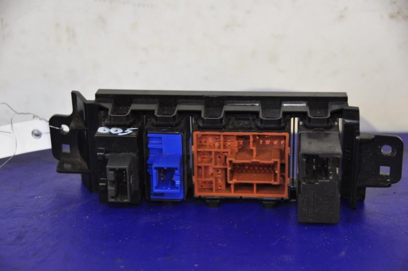 Блок управления зеркалами INFINITI M35/M45 04-10