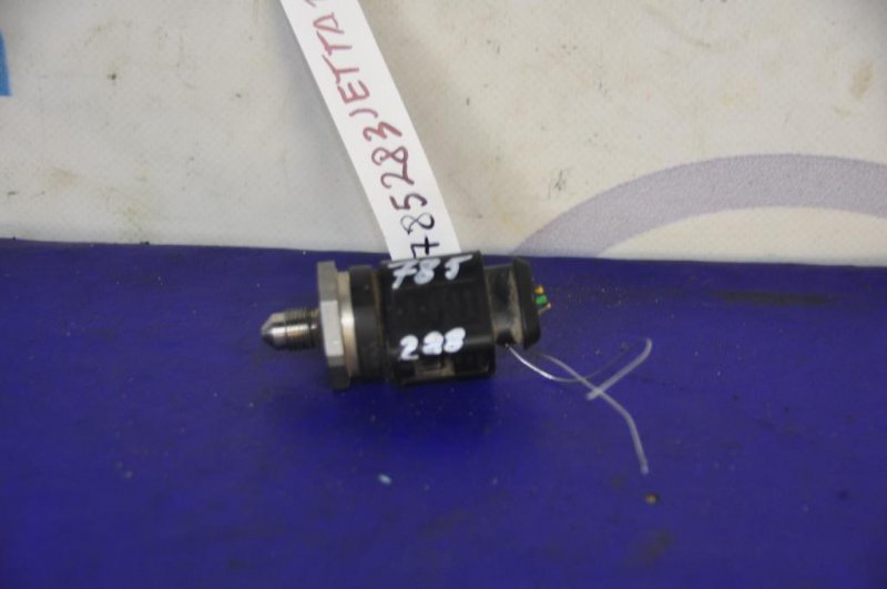 Датчик давления топлива VOLKSWAGEN JETTA USA 10-17 063 906 051 F Б/У