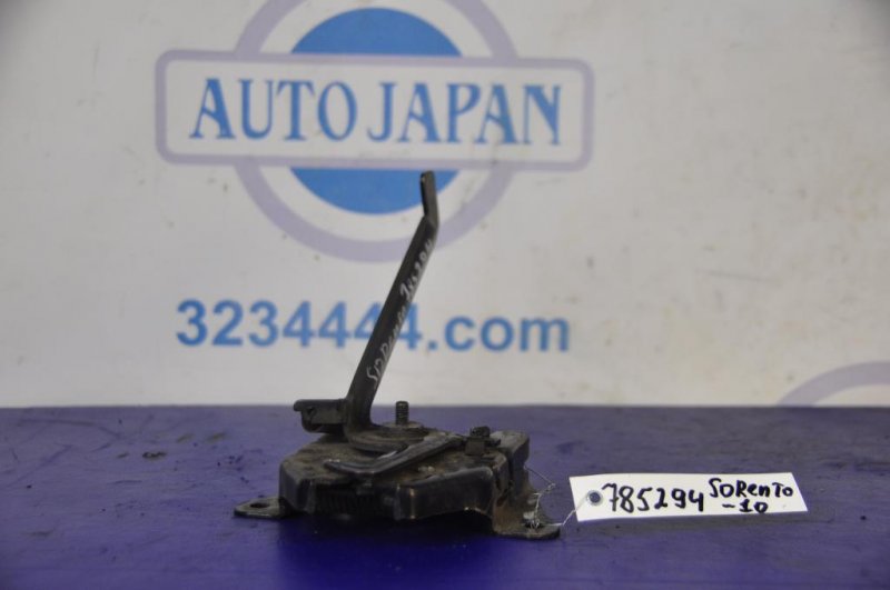 Замок капота SORENTO BL 02-09 Замок капота SORENTO BL 02-09