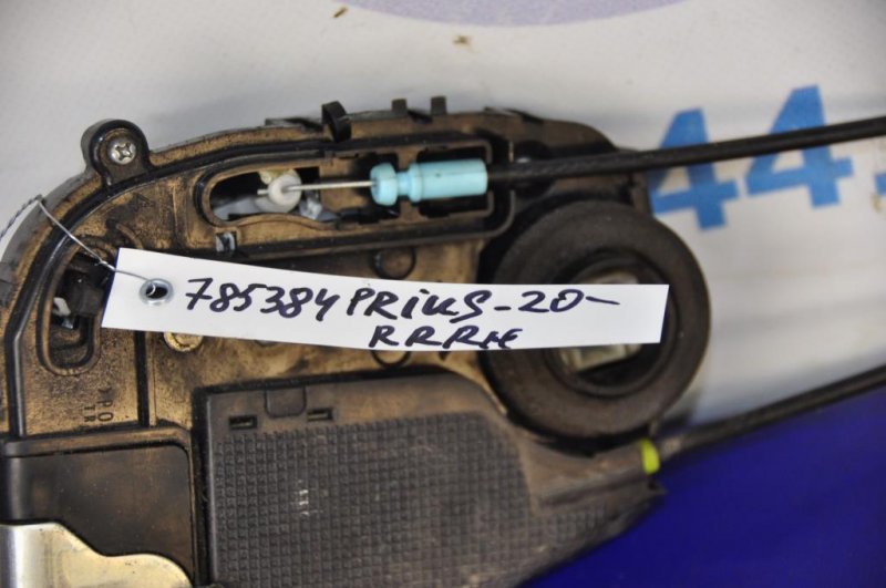 Запчасть замок двери задний правый TOYOTA PRIUS - 20 03-11 6905047041 Б/У Замок двери задний правый TOYOTA PRIUS - 20 03-11 6905047041 Б/У