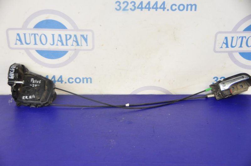 Замок двери задний правый TOYOTA PRIUS - 20 03-11 Замок двери задний правый TOYOTA PRIUS - 20 03-11