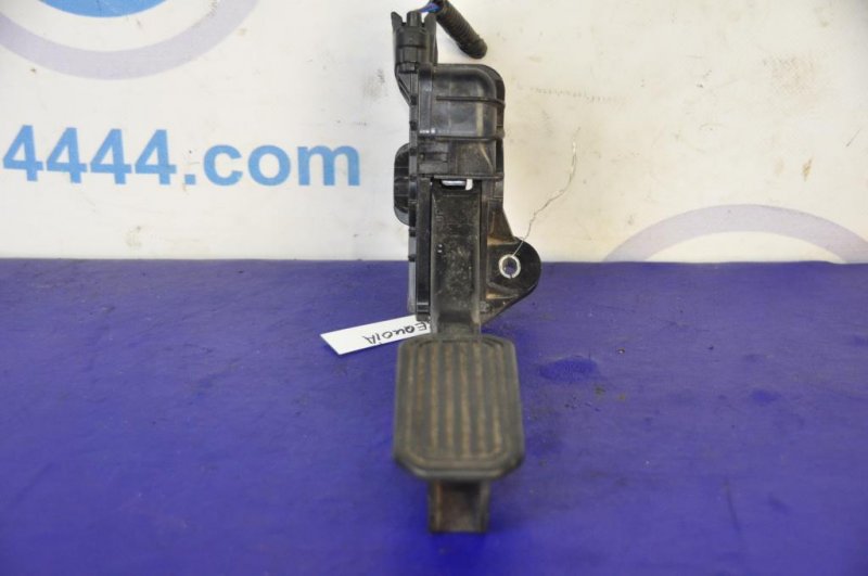 Педаль газа TOYOTA SEQUOIA 01-07