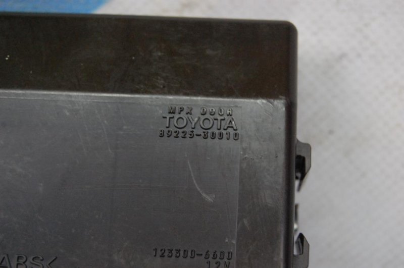 Блок управления центральным замком GS350 GS300 05-11