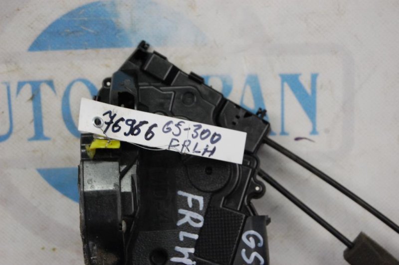 Замок двери передний левый GS350 GS300 05-11